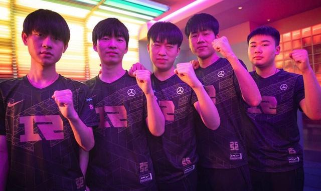 进球荒的背 进球荒的背